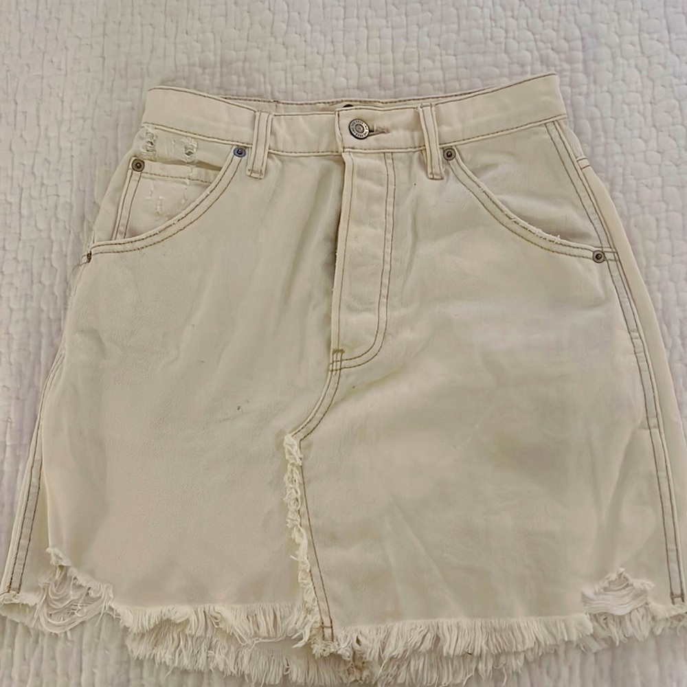 Women’s off-white skirt